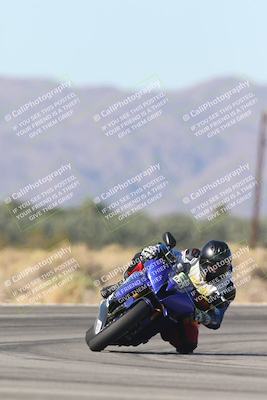 media/Oct-30-2025-Racers Edge (Thu) [[dabbdaf680]]/3-B Group/Session 4 Turn 16/